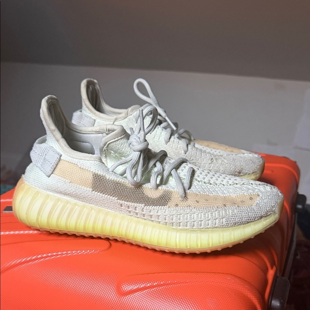Yeezy Green Knit Sneakers w/ 5.5   men/6